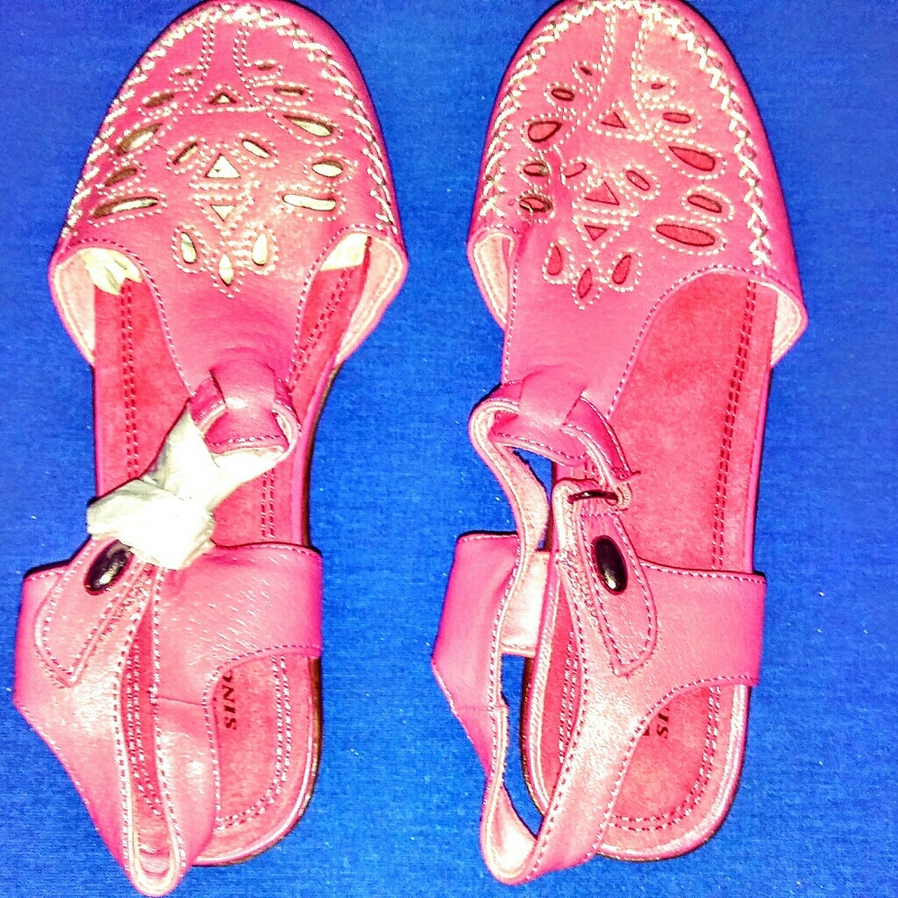 Beacon Leather Sandles NEW